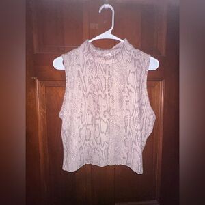 Gianni Bini Beige Patterned Crop Top